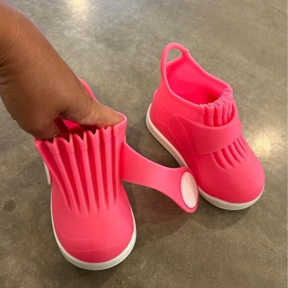 BUTLER waterproof shoes. Velcro, expanding. Smells like strawberry shortcake! - Picture 3 of 10